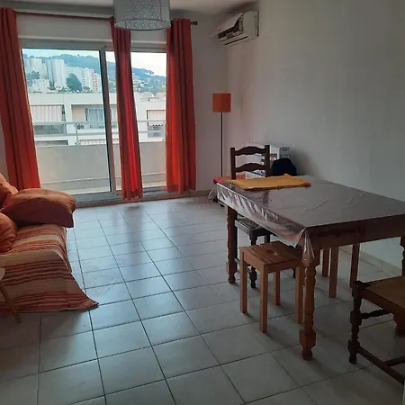 3 Piéces Centre Terasse Parking Vallauris